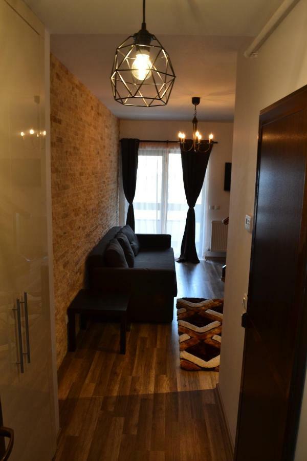 Apartament Golden Rose 1 Буштені Екстер'єр фото