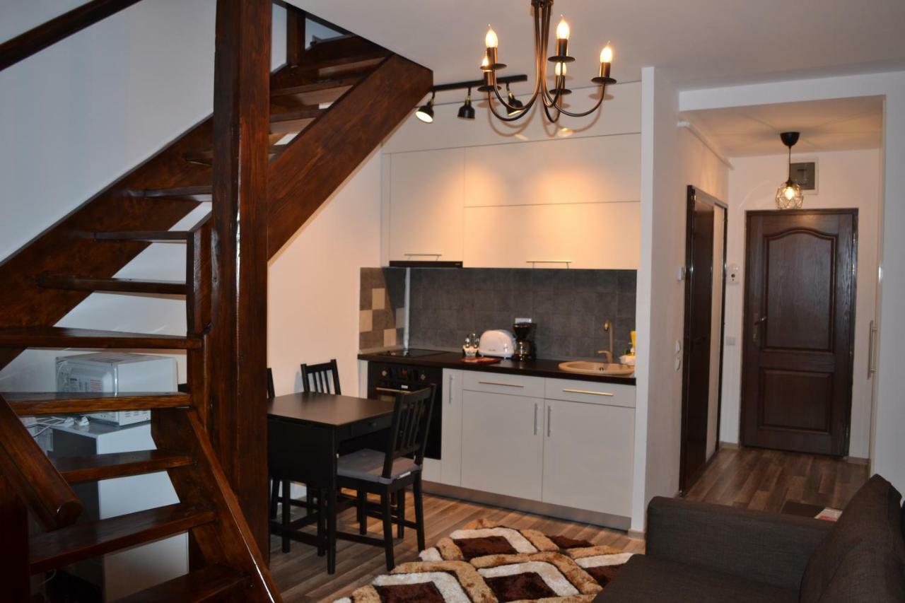 Apartament Golden Rose 1 Буштені Екстер'єр фото