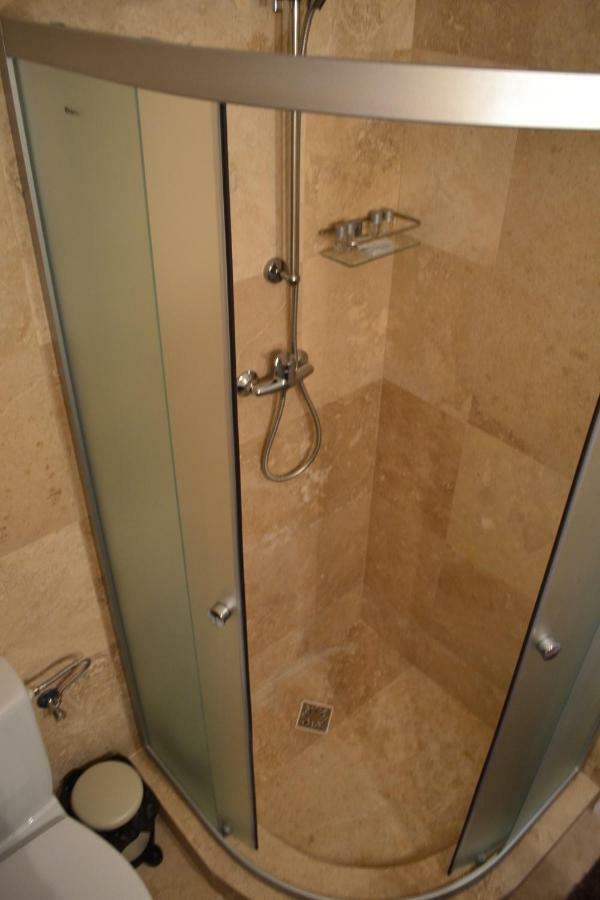 Apartament Golden Rose 1 Буштені Екстер'єр фото